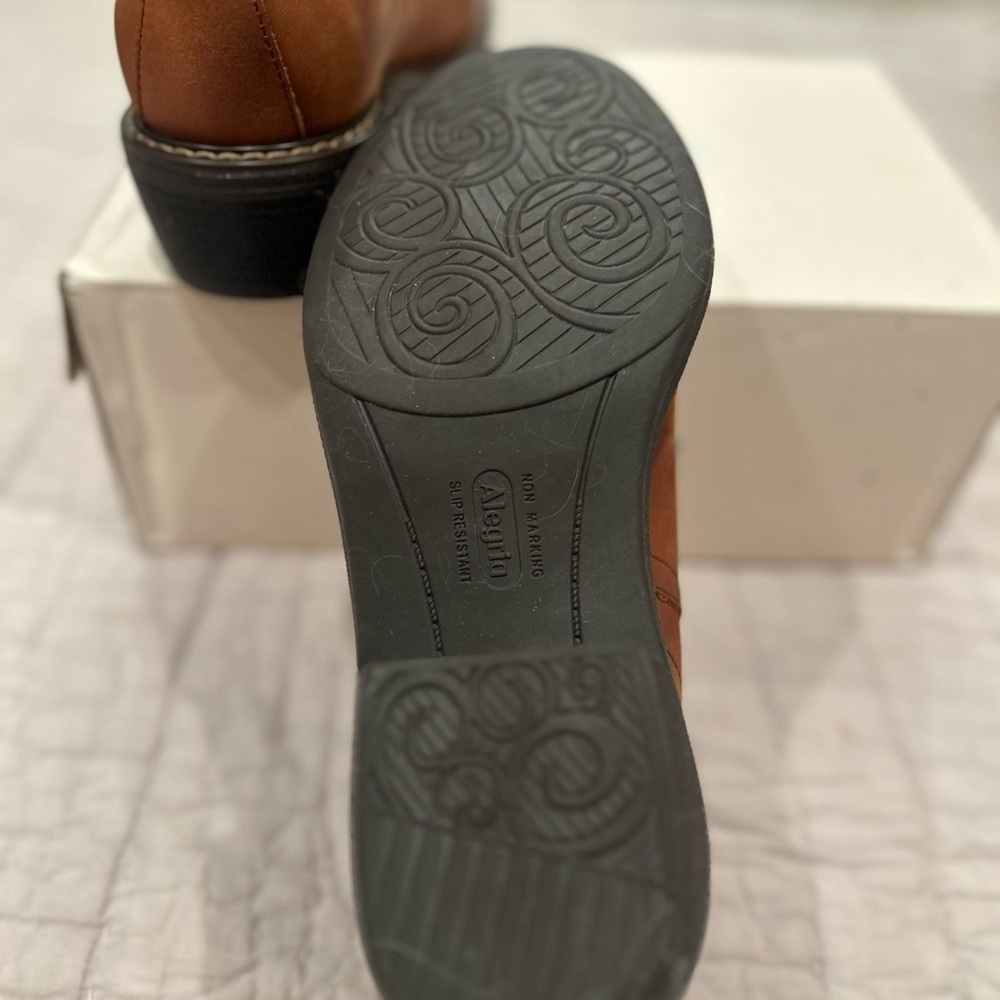 Alegria Merle Tawny Burnish Boot 8 - Picture 6 of 7